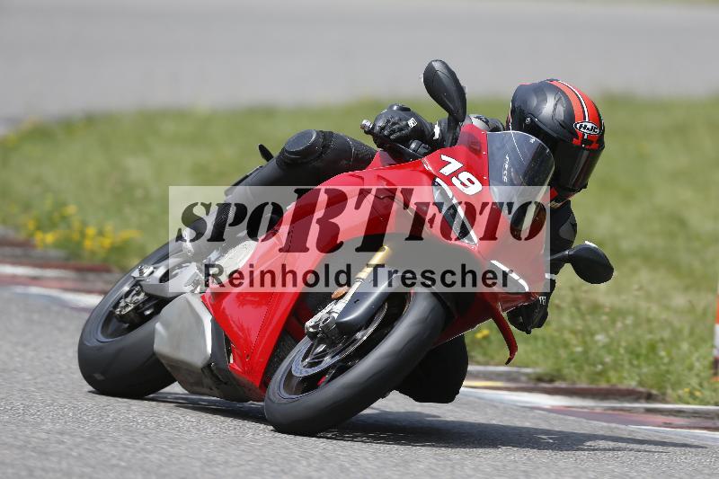 /27 12.06.2025 Ducati Schweiz Trackday Warmup  ADR/gelb-jeaune/19-1